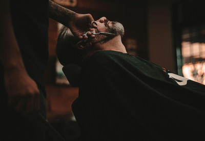 Cuidar una barba corta: pocos milímetros bien llevados